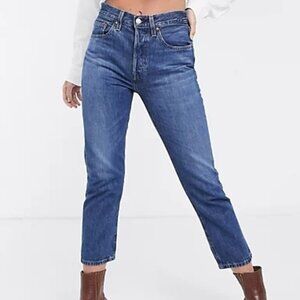 Levi's 501 relaxed crop jeans in mid wash blue - 29
